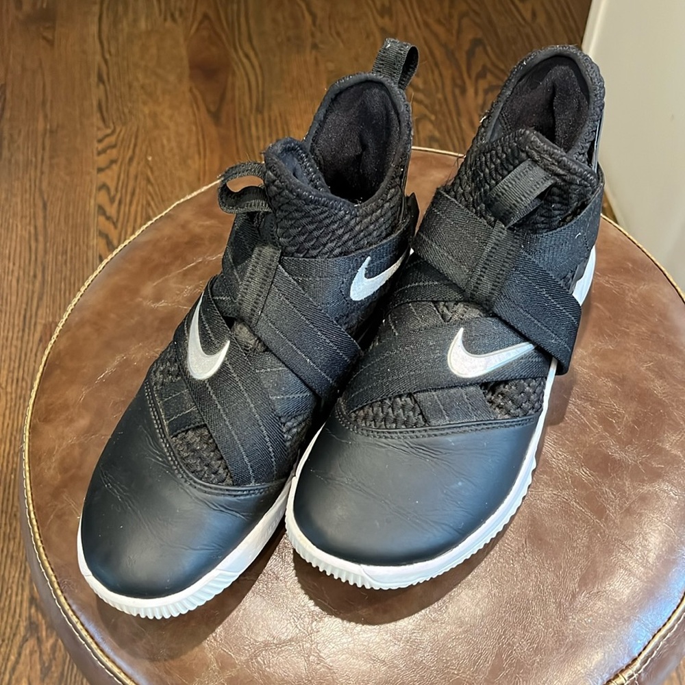 Nike Lebron Soldier 12 anchor sneakers mens black & white sz 7.5